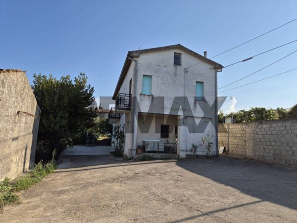 casa indipendente in vendita ad Arielli