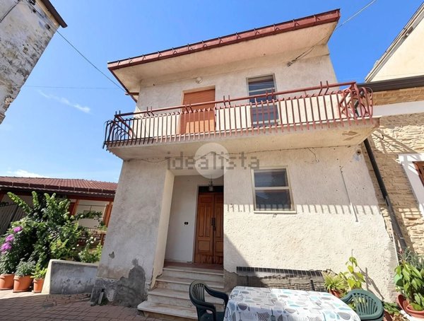 casa indipendente in vendita ad Arielli in zona San Romano