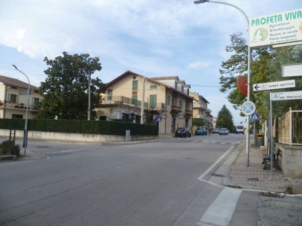 locale di sgombero in vendita ad Atessa