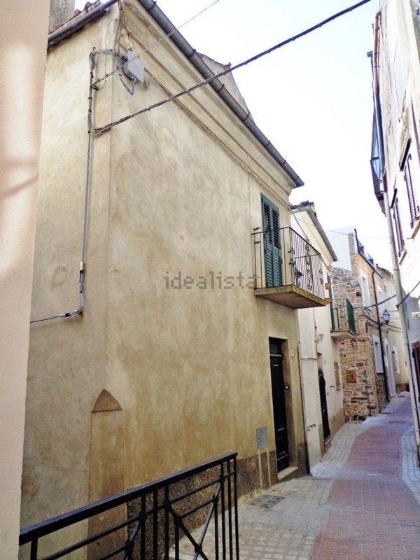 locale di sgombero in vendita ad Atessa