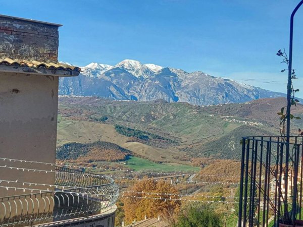 casa indipendente in vendita a Bomba