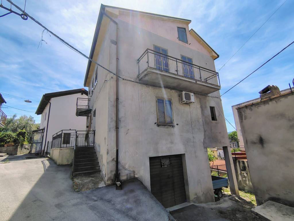 casa indipendente in vendita a Bomba