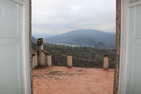 esavano in vendita a Bomba