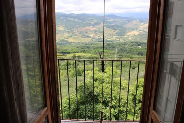 pentavano in vendita a Bomba