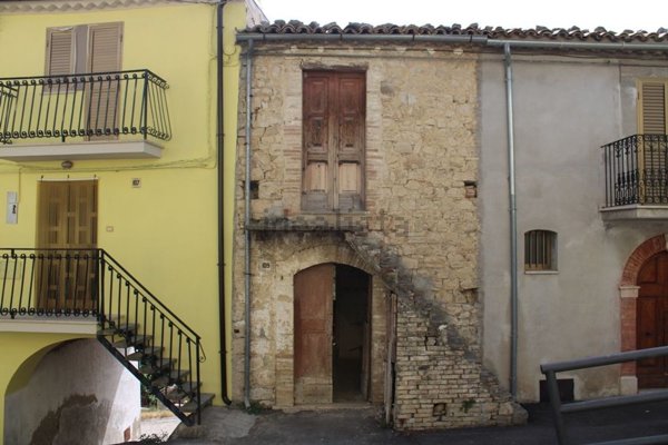 casa indipendente in vendita a Bomba