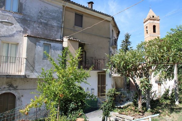 esavano in vendita a Bomba