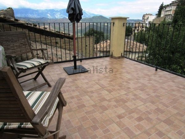 casa indipendente in vendita a Bomba