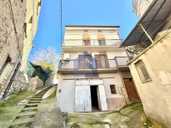 casa indipendente in vendita a Bomba