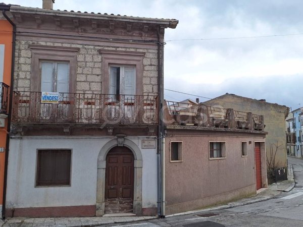 casa indipendente in vendita a Borrello