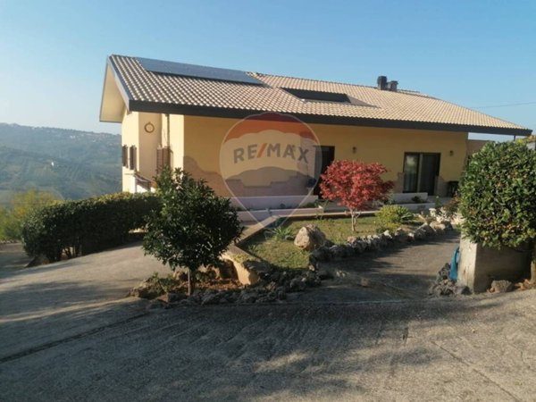 casa indipendente in vendita a Bucchianico