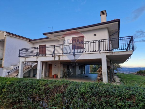 casa indipendente in vendita a Bucchianico in zona Colle Sant'Antonio