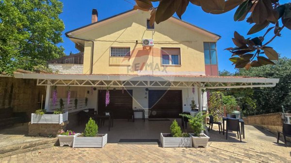 casa indipendente in vendita a Bucchianico