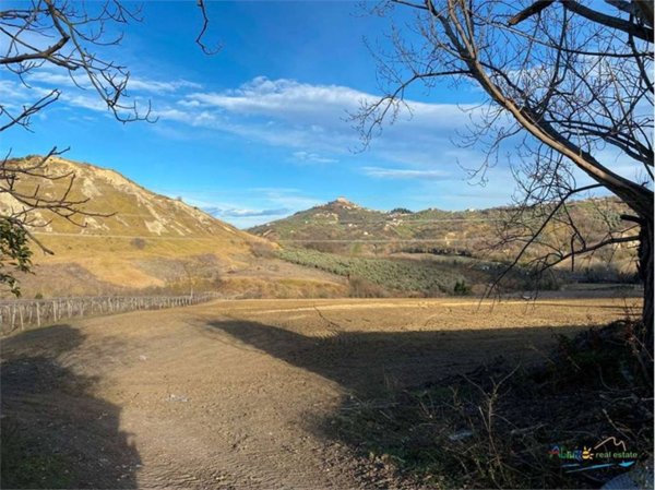 locale commerciale in vendita a Bucchianico