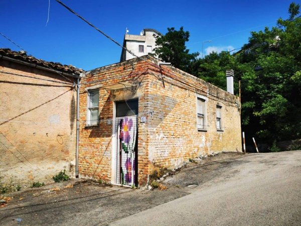 casa indipendente in vendita a Bucchianico