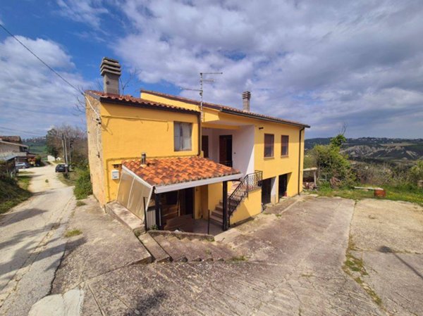 casa indipendente in vendita a Bucchianico