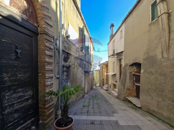 casa indipendente in vendita a Bucchianico