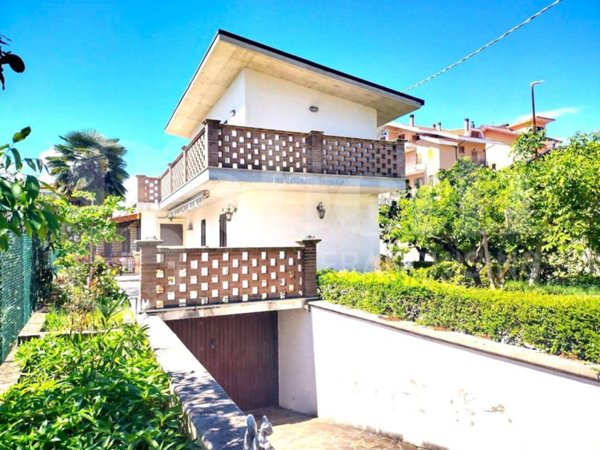 casa indipendente in vendita a Bucchianico