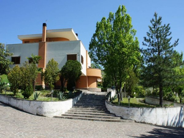 casa indipendente in vendita a Bucchianico