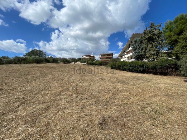 terreno edificabile in vendita a Bucchianico