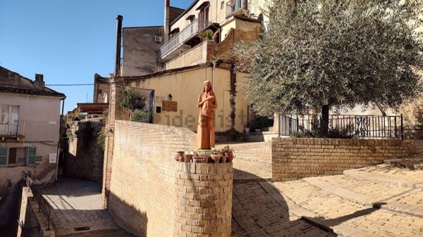 casa indipendente in vendita a Bucchianico