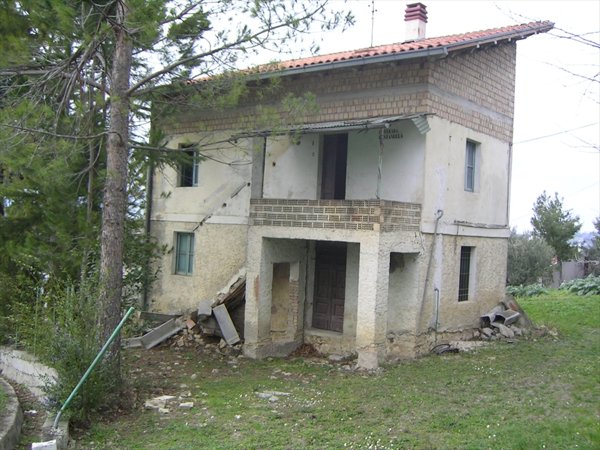 casa indipendente in vendita a Bucchianico