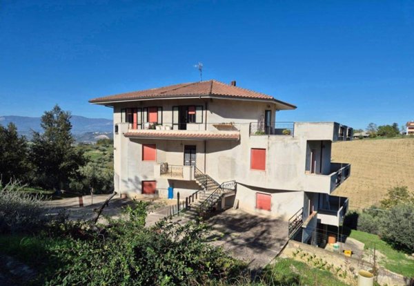 casa indipendente in vendita a Bucchianico in zona Colle Sant'Antonio