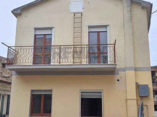 casa indipendente in vendita a Bucchianico