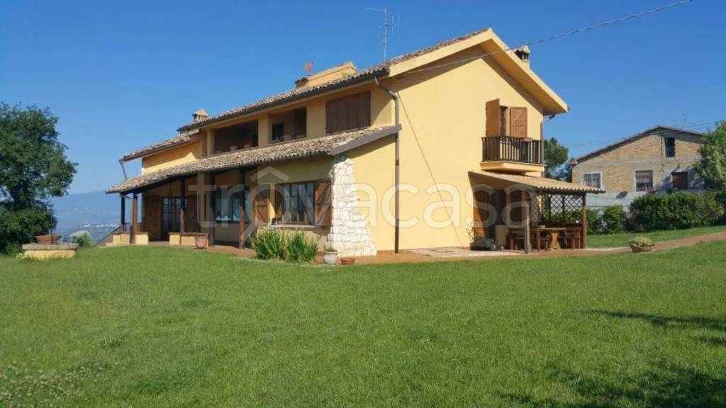 casa indipendente in vendita a Bucchianico