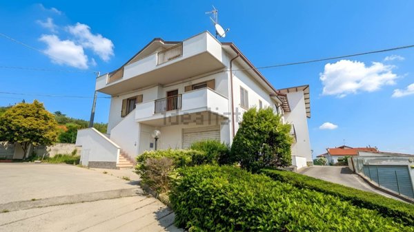 casa indipendente in vendita a Bucchianico