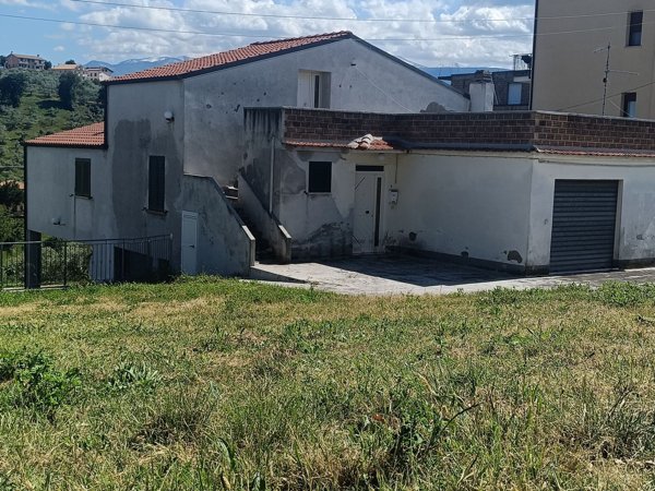 casa indipendente in vendita a Bucchianico