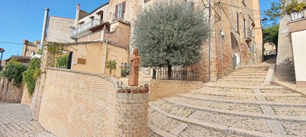 casa indipendente in vendita a Bucchianico