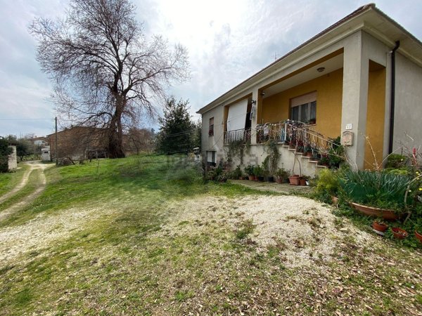 casa indipendente in vendita a Bucchianico in zona Cervinelli