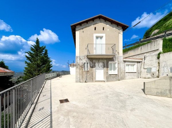 casa indipendente in vendita a Bucchianico in zona Pozzo Nuovo