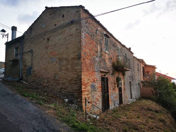 casa indipendente in vendita a Bucchianico in zona Pozzo Nuovo