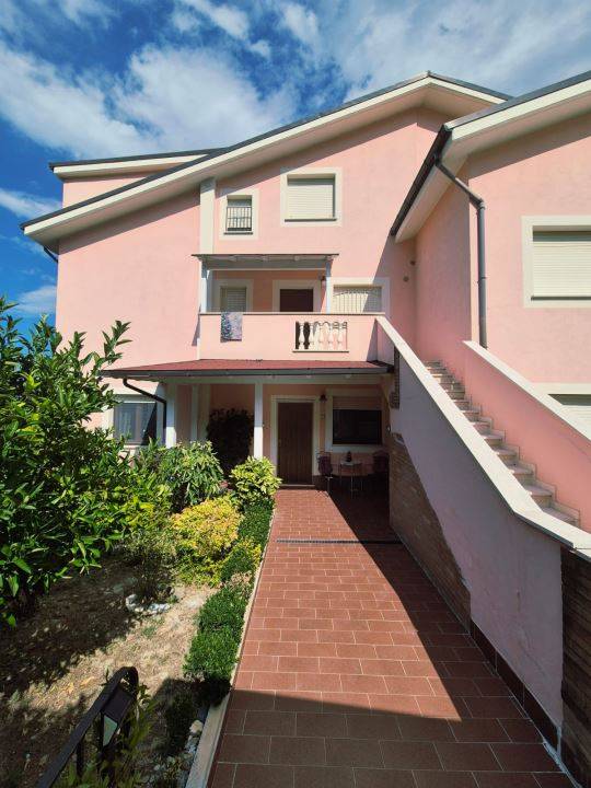 casa indipendente in vendita a Bucchianico in zona Pozzo Nuovo