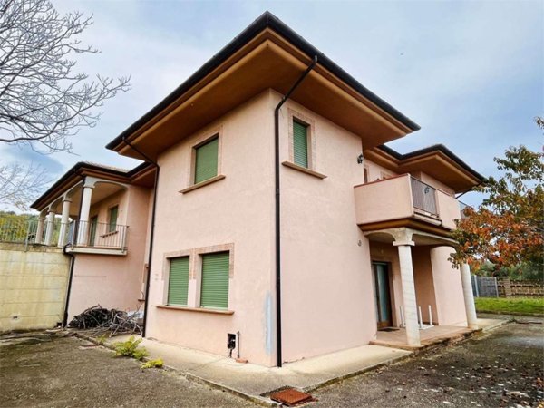 casa indipendente in vendita a Bucchianico in zona Pozzo Nuovo