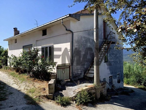 casa indipendente in vendita a Bucchianico in zona Feudo