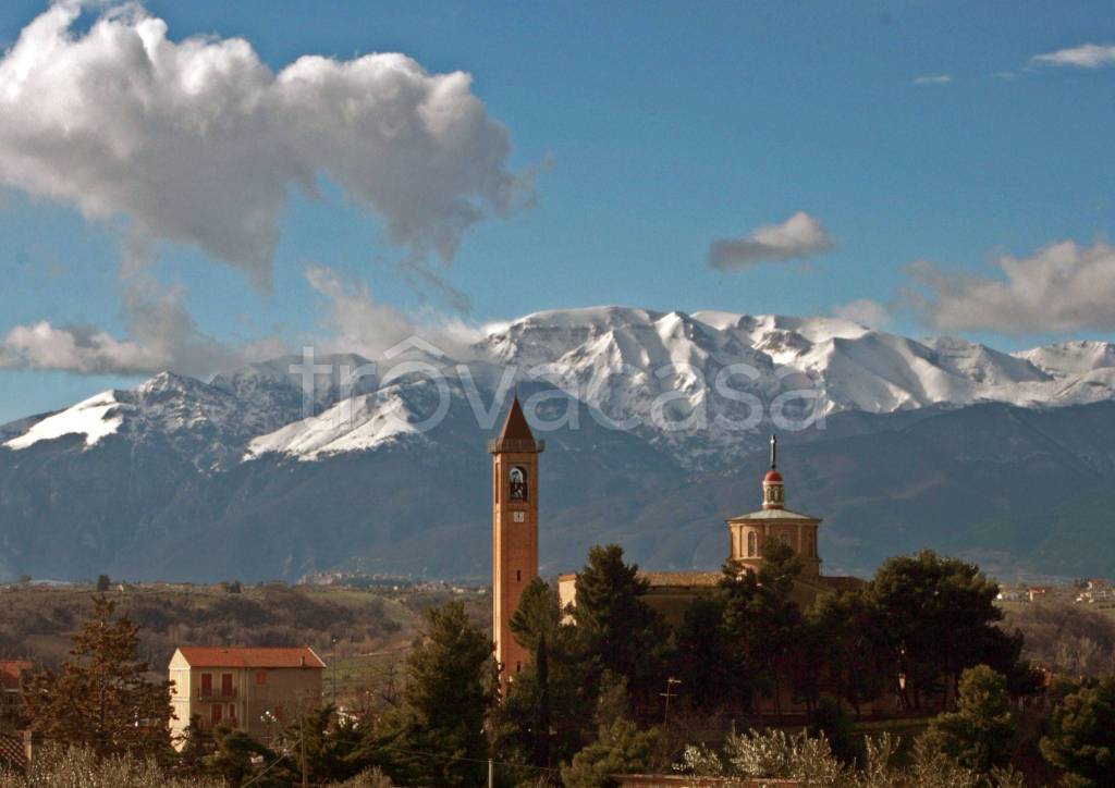 casa indipendente in vendita a Canosa Sannita