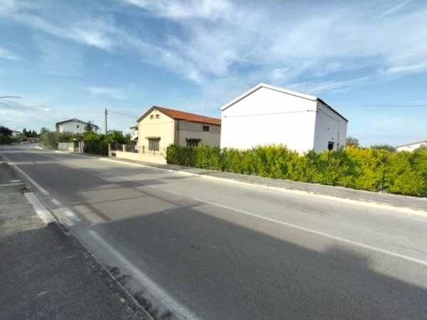 casa indipendente in vendita a Canosa Sannita