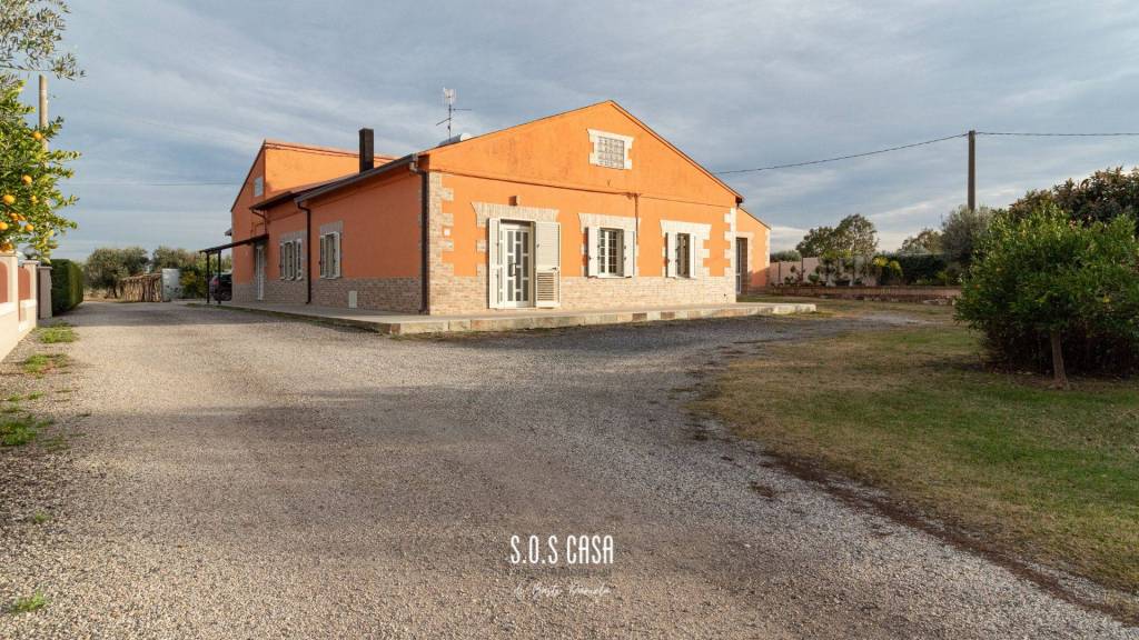 casa indipendente in vendita a Canosa Sannita