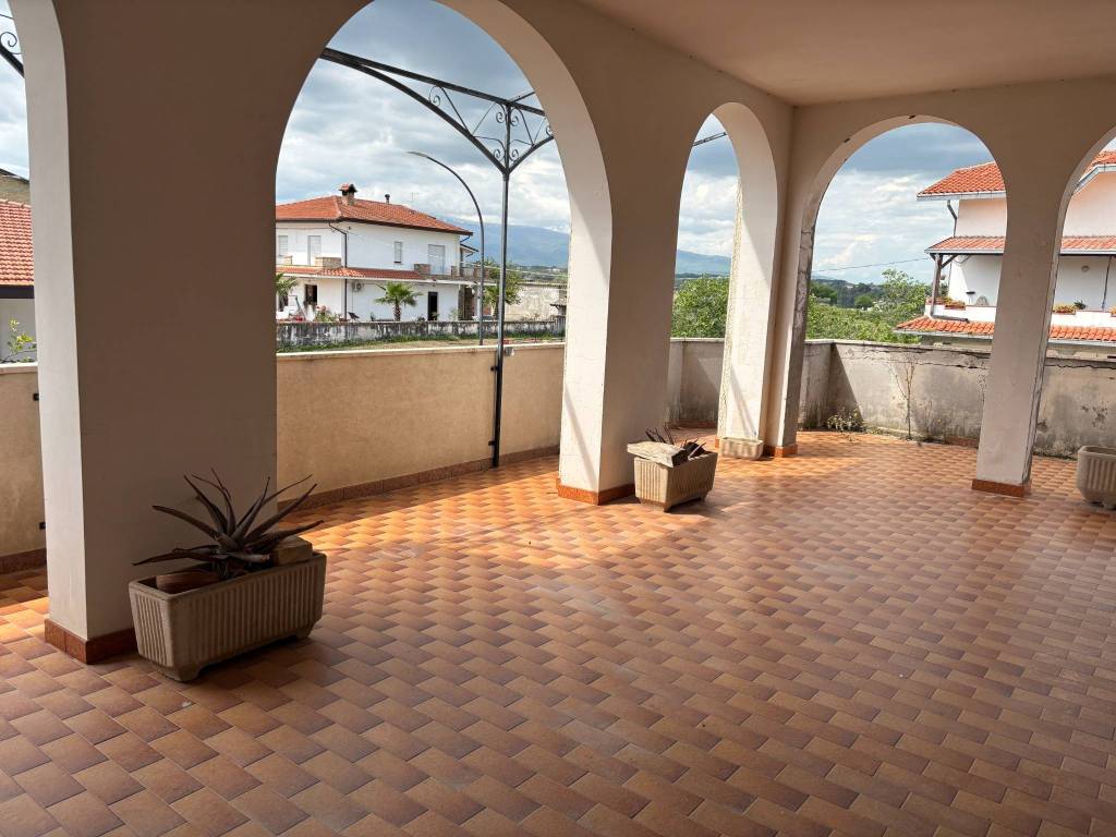 casa indipendente in vendita a Canosa Sannita