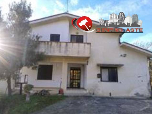 casa indipendente in vendita a Canosa Sannita