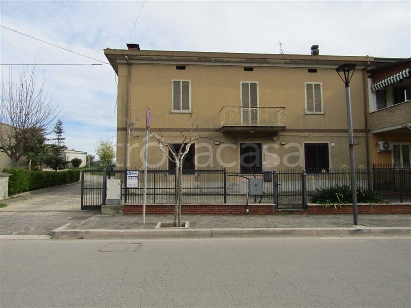 casa indipendente in vendita a Canosa Sannita