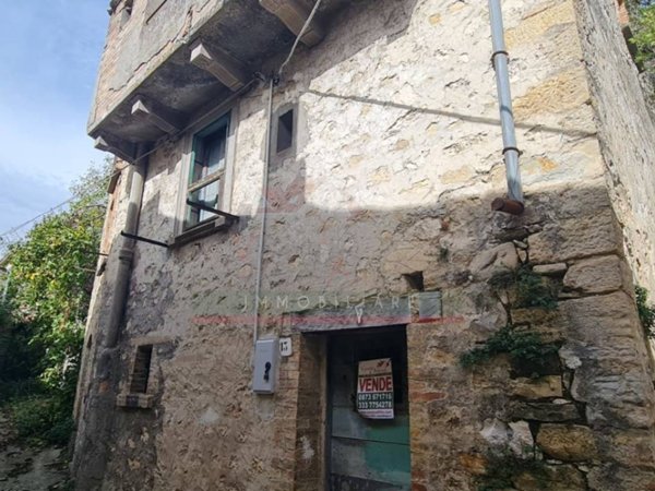 casa indipendente in vendita a Carunchio