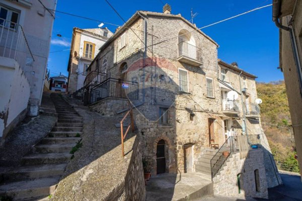 casa indipendente in vendita a Carunchio