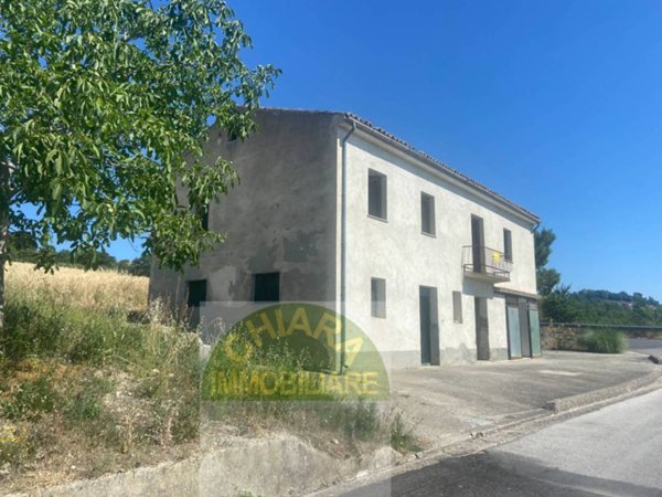 casa indipendente in vendita a Carunchio