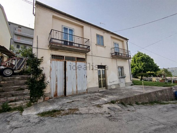 casa indipendente in vendita a Carunchio