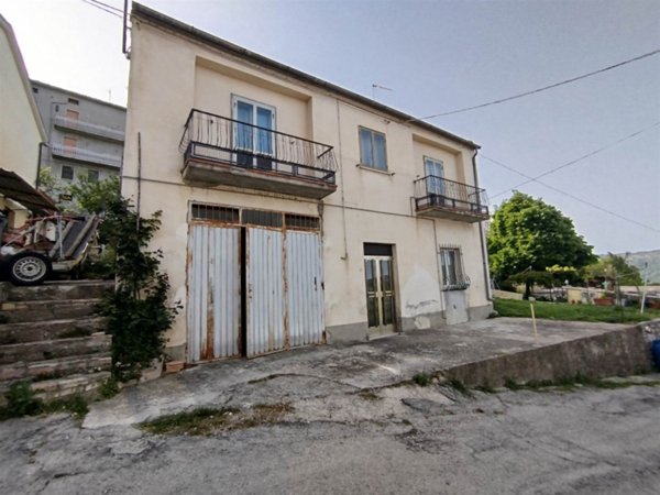 casa indipendente in vendita a Carunchio in zona Cerreto
