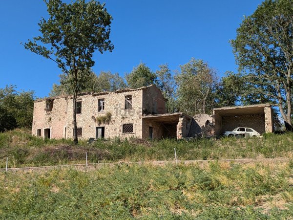 casale in vendita a Carunchio