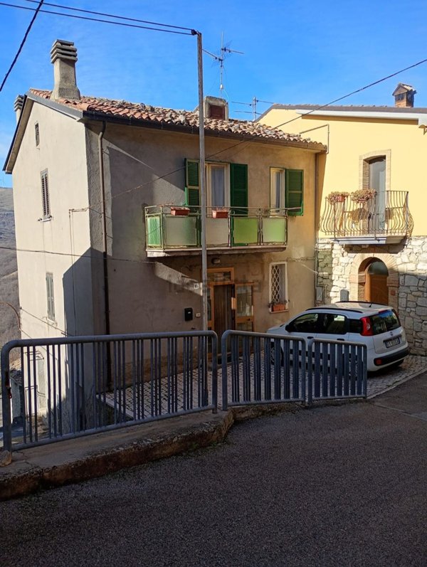 casa indipendente in vendita a Carunchio in zona Cerreto